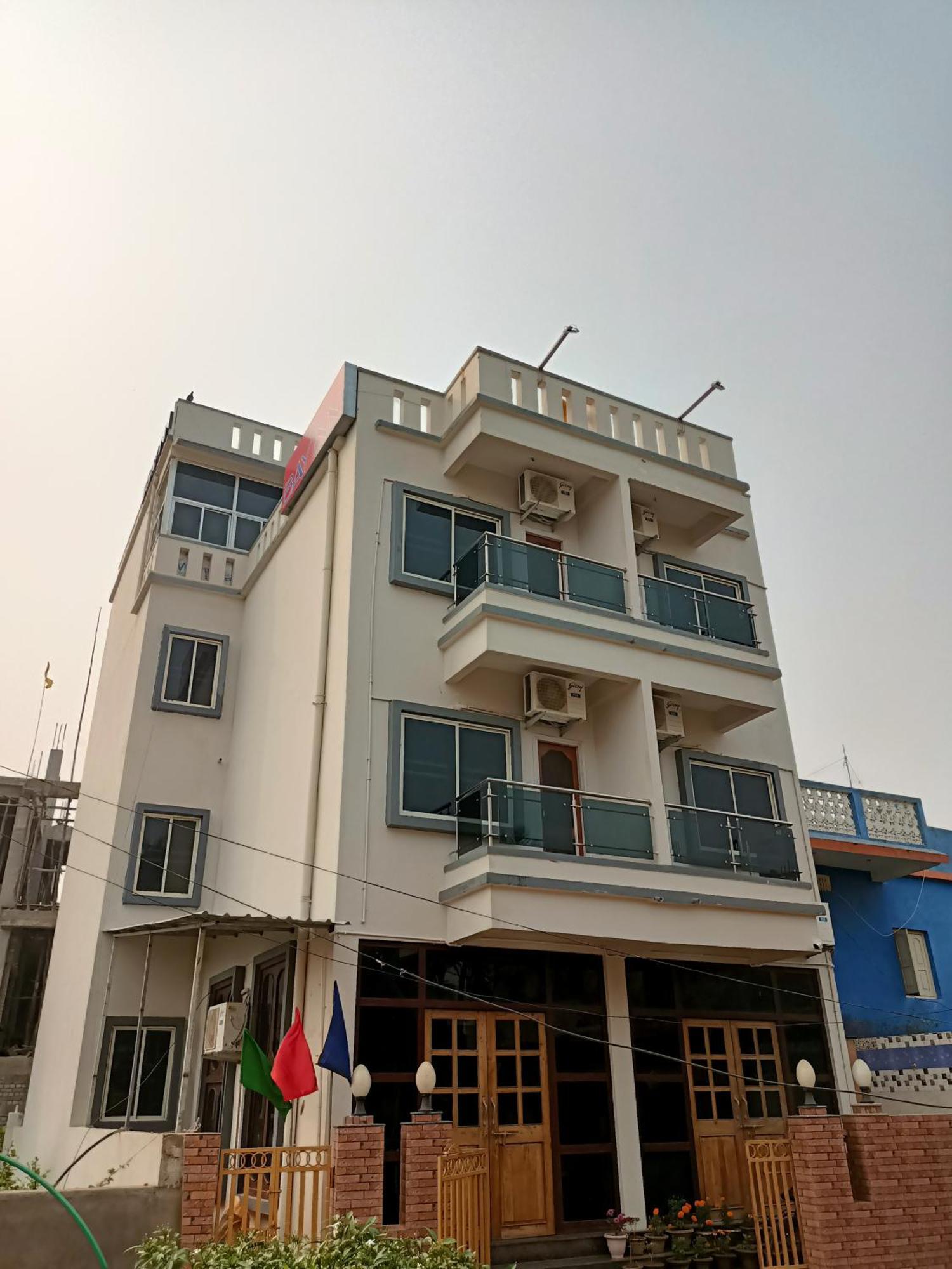 Bay Inn Purî Extérieur photo